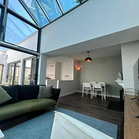 Apartment 2bdr 2ba Upside Down House With Sunny Balcony Dublin