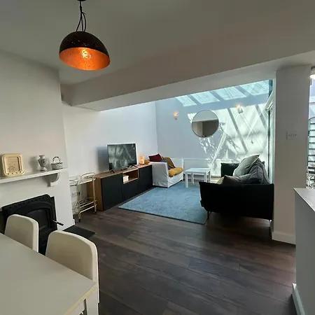 2bdr 2ba Upside Down House With Sunny Balcony Apartment Dublin